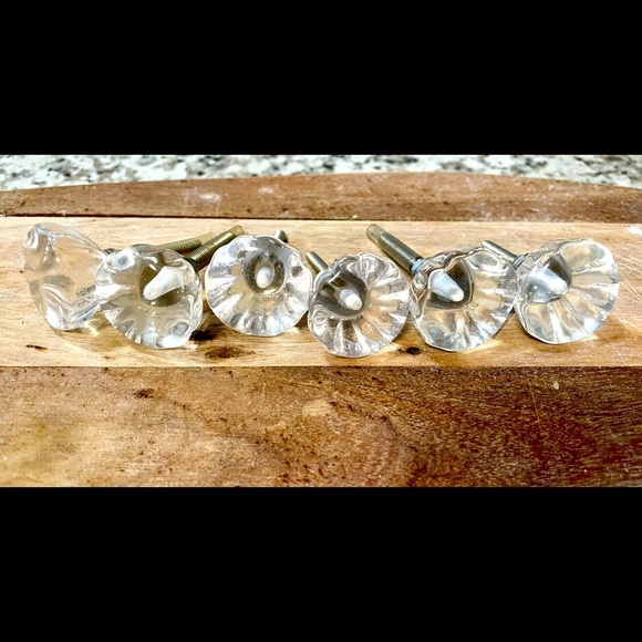 Clear Flower Drawer Pulls - 6 qty - Picture 1 of 2